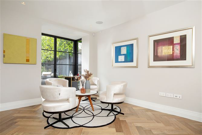 https://photos-a.propertyimages.ie/media/7/6/6/4912667/52158d03-d1d4-4c11-a53d-8e372bf8a320_l.jpg