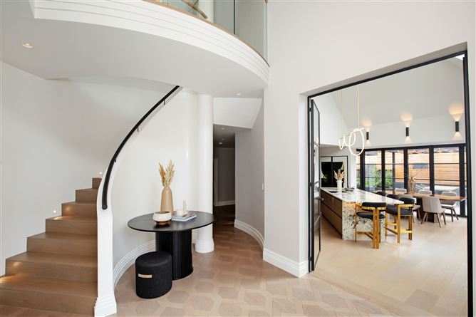 https://photos-a.propertyimages.ie/media/7/6/6/4912667/52158d03-d1d4-4c11-a53d-8e372bf8a320_l.jpg