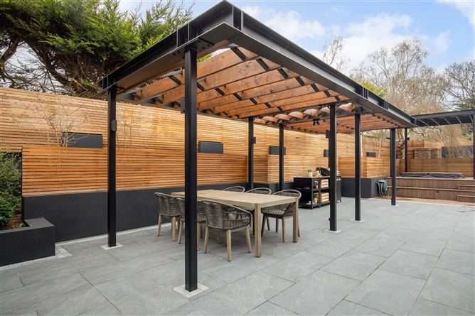 https://photos-a.propertyimages.ie/media/7/6/6/4912667/52158d03-d1d4-4c11-a53d-8e372bf8a320_l.jpg