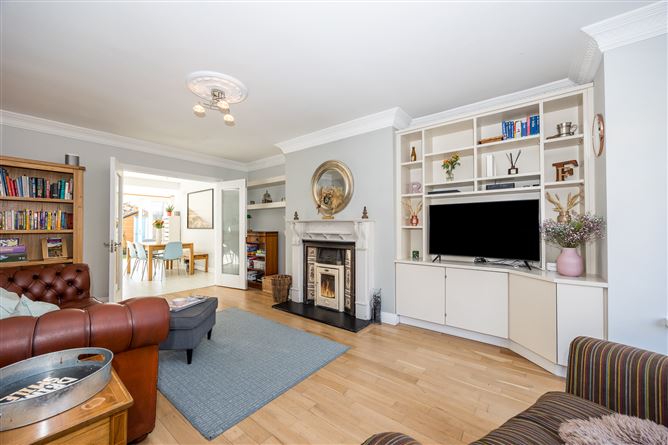 https://photos-a.propertyimages.ie/media/7/6/6/4919667/06c40aa6-a0f9-4679-af41-f9f4de464dba_l.jpg
