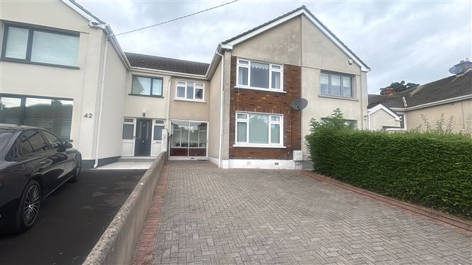 https://photos-a.propertyimages.ie/media/7/6/6/4957667/f5738f4a-1438-44ad-aa0f-d676875bbf04_l.jpeg