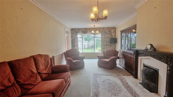 https://photos-a.propertyimages.ie/media/7/6/6/4957667/f5738f4a-1438-44ad-aa0f-d676875bbf04_l.jpeg