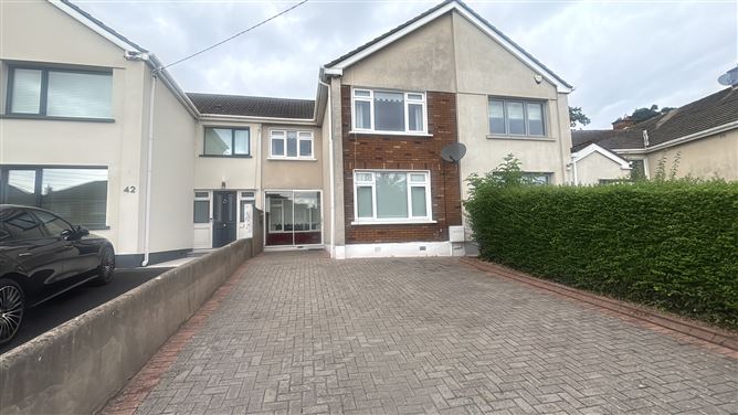 https://photos-a.propertyimages.ie/media/7/6/6/4957667/f5738f4a-1438-44ad-aa0f-d676875bbf04_l.jpeg
