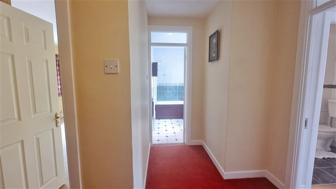 https://photos-a.propertyimages.ie/media/7/6/6/4957667/f5738f4a-1438-44ad-aa0f-d676875bbf04_l.jpeg