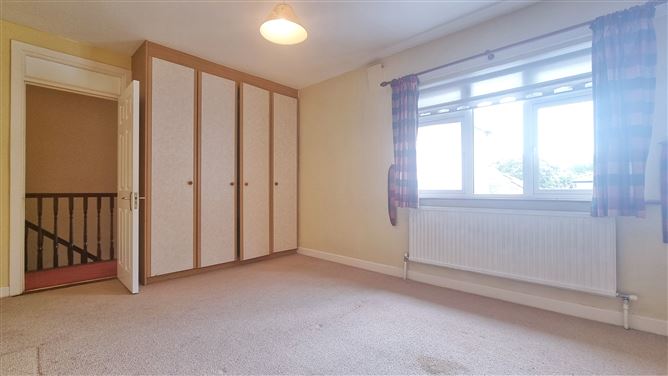 https://photos-a.propertyimages.ie/media/7/6/6/4957667/f5738f4a-1438-44ad-aa0f-d676875bbf04_l.jpeg
