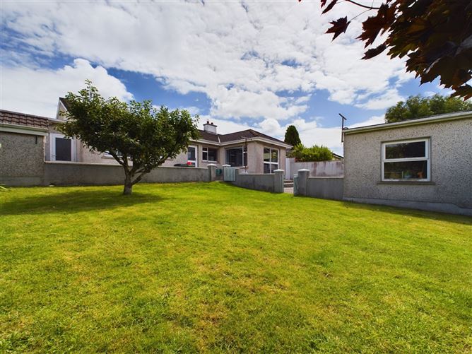 Louisa, 4 Avoca Drive, Avondale, Waterford