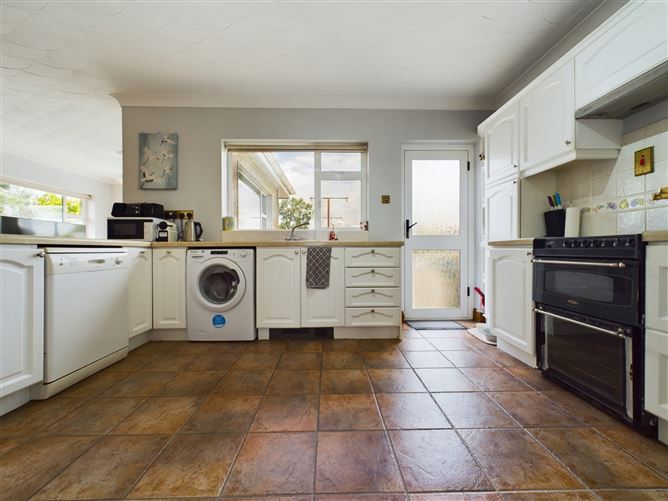Louisa, 4 Avoca Drive, Avondale, Waterford