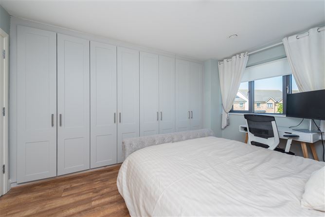 https://photos-a.propertyimages.ie/media/7/6/7/4937767/84848614-96ca-437b-b17d-063b9706d774_l.jpg