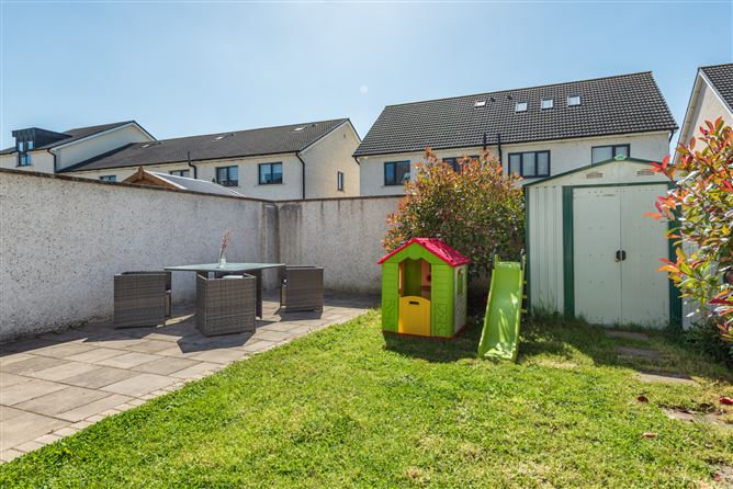 https://photos-a.propertyimages.ie/media/7/6/7/4937767/84848614-96ca-437b-b17d-063b9706d774_l.jpg