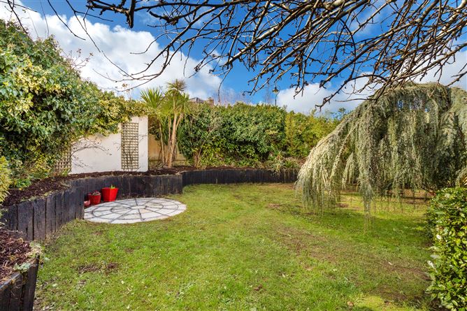 https://photos-a.propertyimages.ie/media/7/6/7/4938767/5e355732-09c7-4619-a583-a434a364e13a_l.jpg