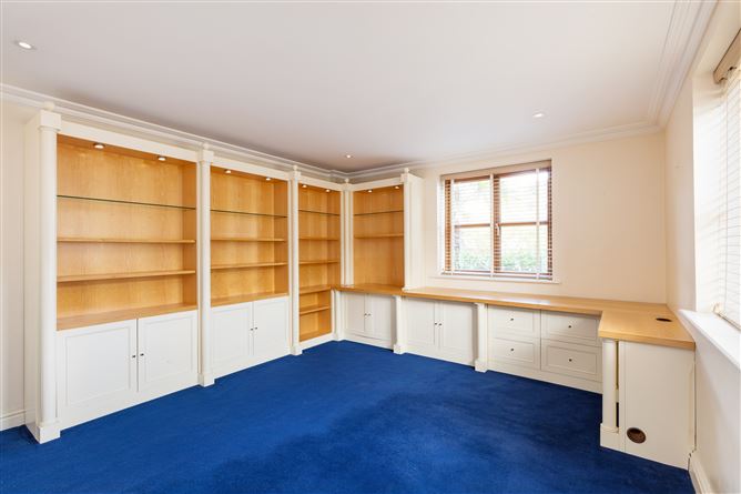 https://photos-a.propertyimages.ie/media/7/6/7/4938767/5e355732-09c7-4619-a583-a434a364e13a_l.jpg