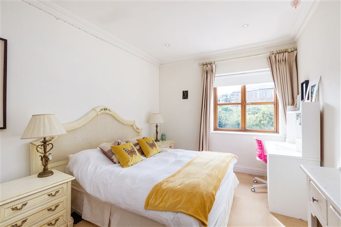https://photos-a.propertyimages.ie/media/7/6/7/4938767/5e355732-09c7-4619-a583-a434a364e13a_l.jpg