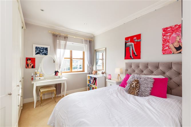 https://photos-a.propertyimages.ie/media/7/6/7/4938767/5e355732-09c7-4619-a583-a434a364e13a_l.jpg