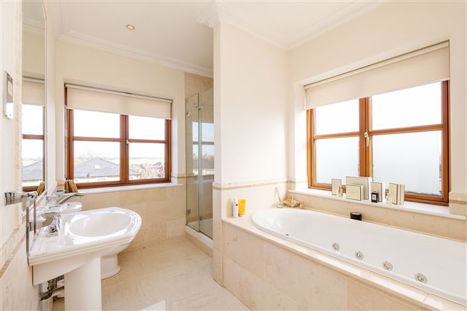 https://photos-a.propertyimages.ie/media/7/6/7/4938767/5e355732-09c7-4619-a583-a434a364e13a_l.jpg