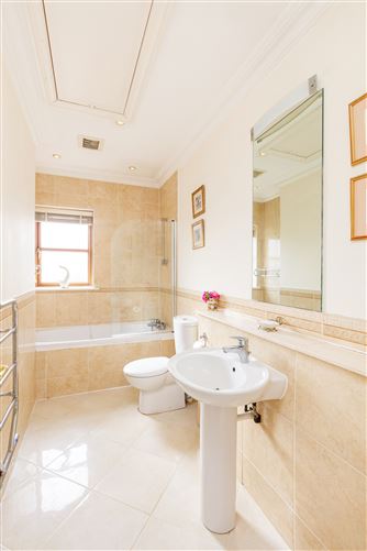 https://photos-a.propertyimages.ie/media/7/6/7/4938767/5e355732-09c7-4619-a583-a434a364e13a_l.jpg