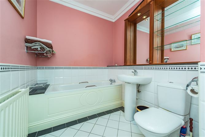 https://photos-a.propertyimages.ie/media/7/6/7/4951767/aae0bf96-e8a3-4a59-93d2-dd5d2d5fa941_l.jpg