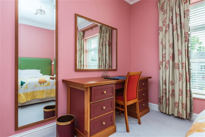 https://photos-a.propertyimages.ie/media/7/6/7/4951767/aae0bf96-e8a3-4a59-93d2-dd5d2d5fa941_l.jpg