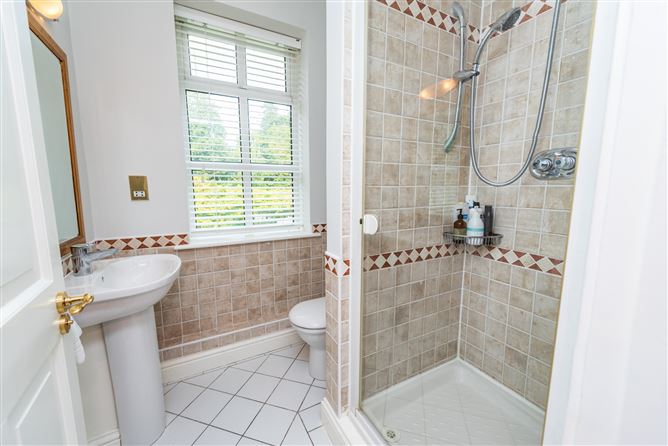https://photos-a.propertyimages.ie/media/7/6/7/4951767/aae0bf96-e8a3-4a59-93d2-dd5d2d5fa941_l.jpg