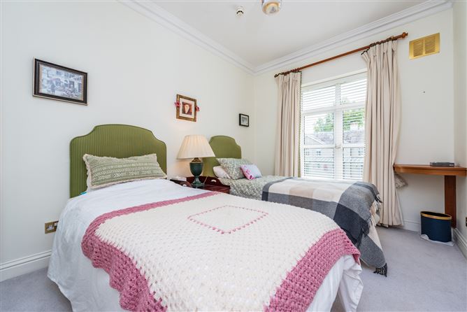 https://photos-a.propertyimages.ie/media/7/6/7/4951767/aae0bf96-e8a3-4a59-93d2-dd5d2d5fa941_l.jpg
