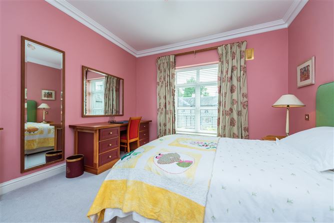 https://photos-a.propertyimages.ie/media/7/6/7/4951767/aae0bf96-e8a3-4a59-93d2-dd5d2d5fa941_l.jpg