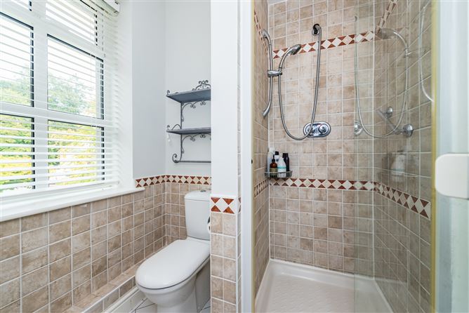 https://photos-a.propertyimages.ie/media/7/6/7/4951767/aae0bf96-e8a3-4a59-93d2-dd5d2d5fa941_l.jpg