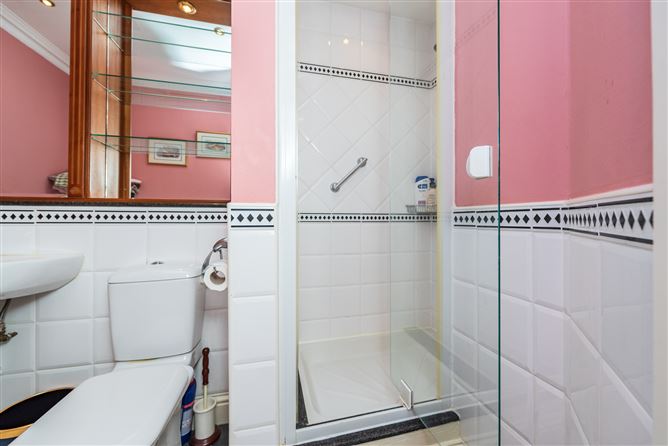 https://photos-a.propertyimages.ie/media/7/6/7/4951767/aae0bf96-e8a3-4a59-93d2-dd5d2d5fa941_l.jpg