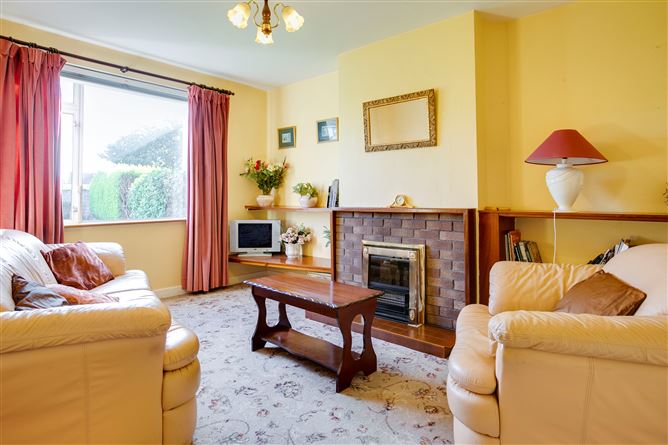24 Woodlands Road, Cabinteely, Dublin 18
