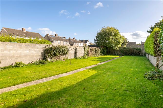 24 Woodlands Road, Cabinteely, Dublin 18