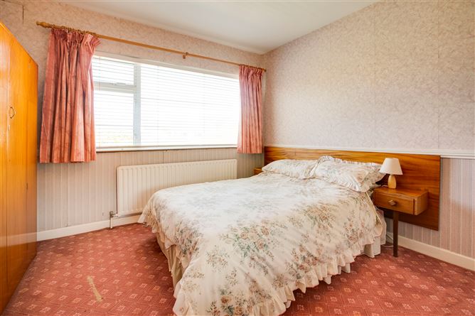24 Woodlands Road, Cabinteely, Dublin 18