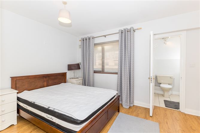 7 Strand Court, Malahide, Dublin