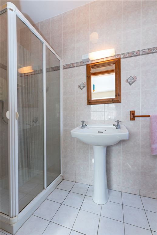 ‘Glenwood House’ Belvoir, Sixmilebridge, Clare