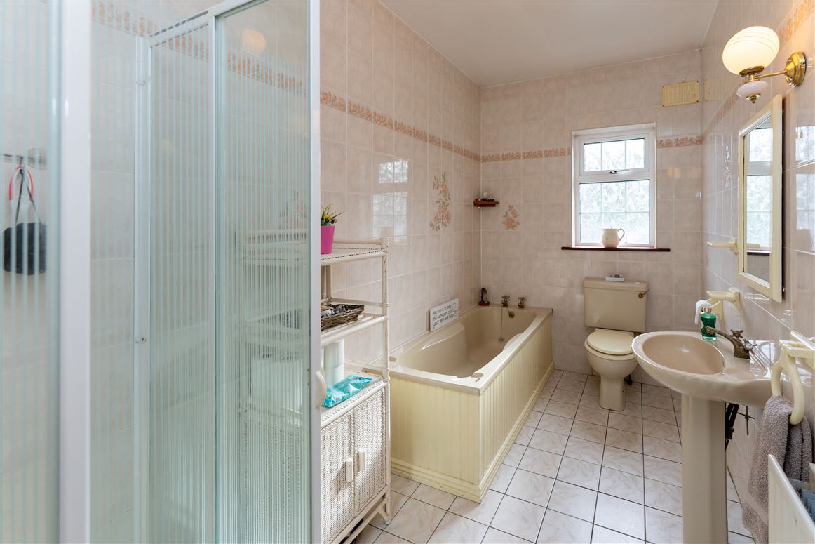 ‘Glenwood House’ Belvoir, Sixmilebridge, Clare