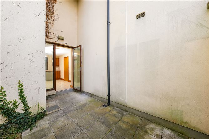 19 Castlegate Drive, Adamstown, Co.Dublin