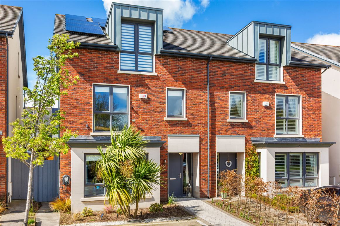5 Somerton Crescent, Lucan, Co. Dublin