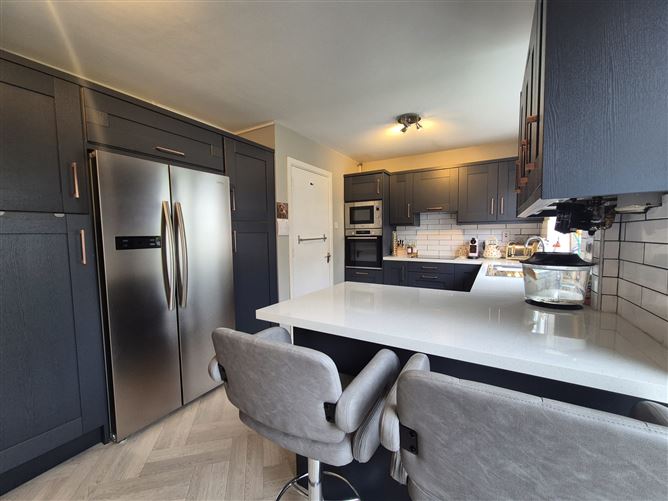 https://photos-a.propertyimages.ie/media/7/6/8/5008867/2ac88e0f-f4d3-4c06-85ff-80a8c64be4da_l.jpg