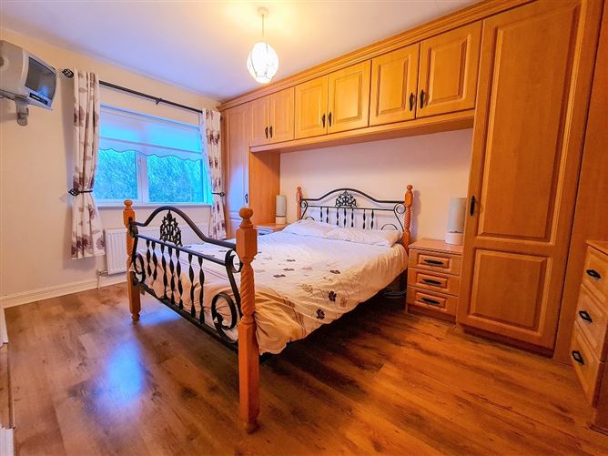 No. 20 Meadow Park, Westport Road , Castlebar, Mayo