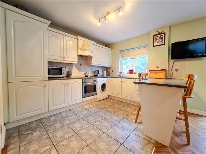 No. 20 Meadow Park, Westport Road , Castlebar, Mayo