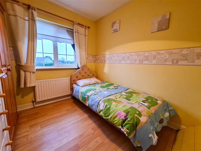 No. 20 Meadow Park, Westport Road , Castlebar, Mayo