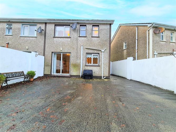 No. 20 Meadow Park, Westport Road , Castlebar, Mayo