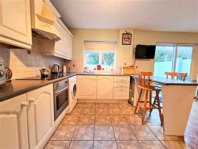 No. 20 Meadow Park, Westport Road , Castlebar, Mayo