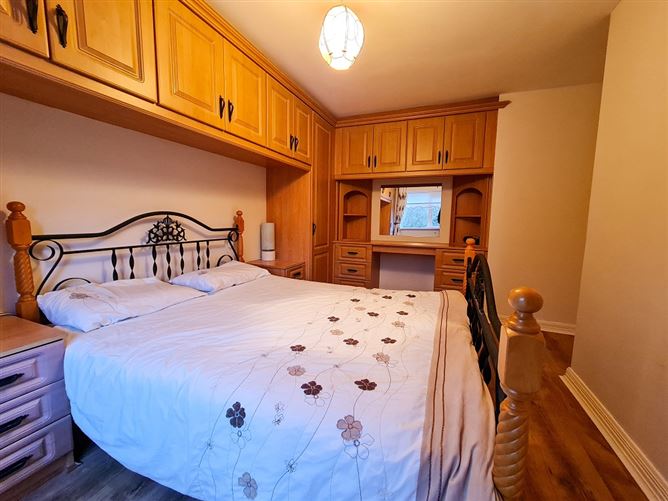 No. 20 Meadow Park, Westport Road , Castlebar, Mayo