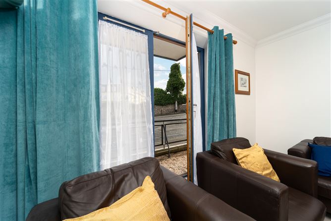 Apartment 6, DE VESCI HOUSE, Dun Laoghaire, County Dublin