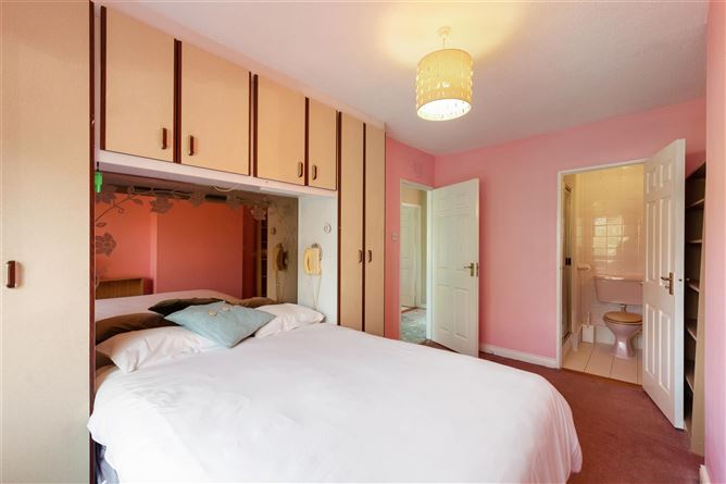 8 Brookvale Downs, Rathfarnham, Dublin 14