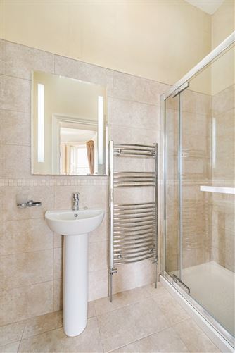 https://photos-a.propertyimages.ie/media/7/6/9/4998967/bb1822d7-6855-4b29-bb55-fd245461bf83_l.jpg