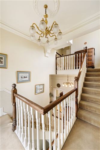 https://photos-a.propertyimages.ie/media/7/6/9/4998967/bb1822d7-6855-4b29-bb55-fd245461bf83_l.jpg