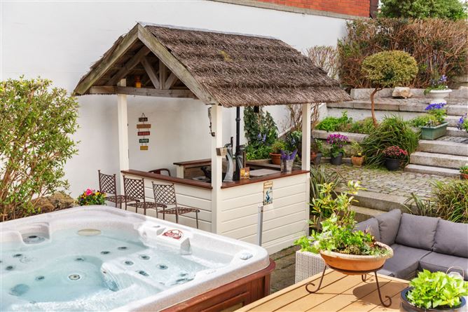 https://photos-a.propertyimages.ie/media/7/6/9/4998967/bb1822d7-6855-4b29-bb55-fd245461bf83_l.jpg