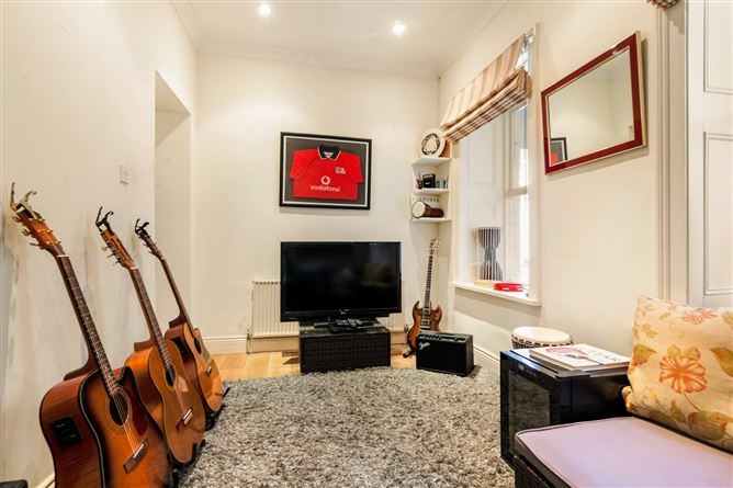 https://photos-a.propertyimages.ie/media/7/6/9/4998967/bb1822d7-6855-4b29-bb55-fd245461bf83_l.jpg
