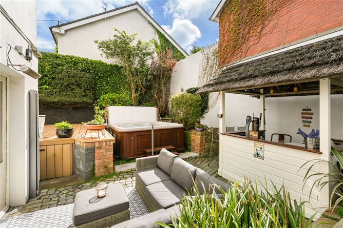 https://photos-a.propertyimages.ie/media/7/6/9/4998967/bb1822d7-6855-4b29-bb55-fd245461bf83_l.jpg