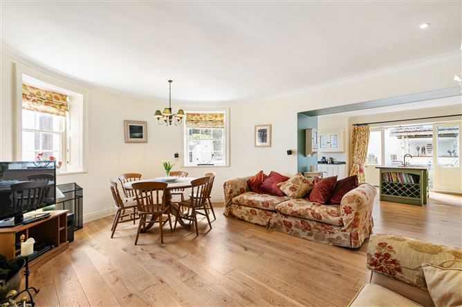 https://photos-a.propertyimages.ie/media/7/6/9/4998967/bb1822d7-6855-4b29-bb55-fd245461bf83_l.jpg