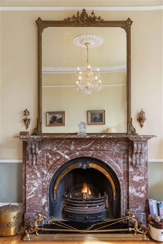 https://photos-a.propertyimages.ie/media/7/6/9/4998967/bb1822d7-6855-4b29-bb55-fd245461bf83_l.jpg